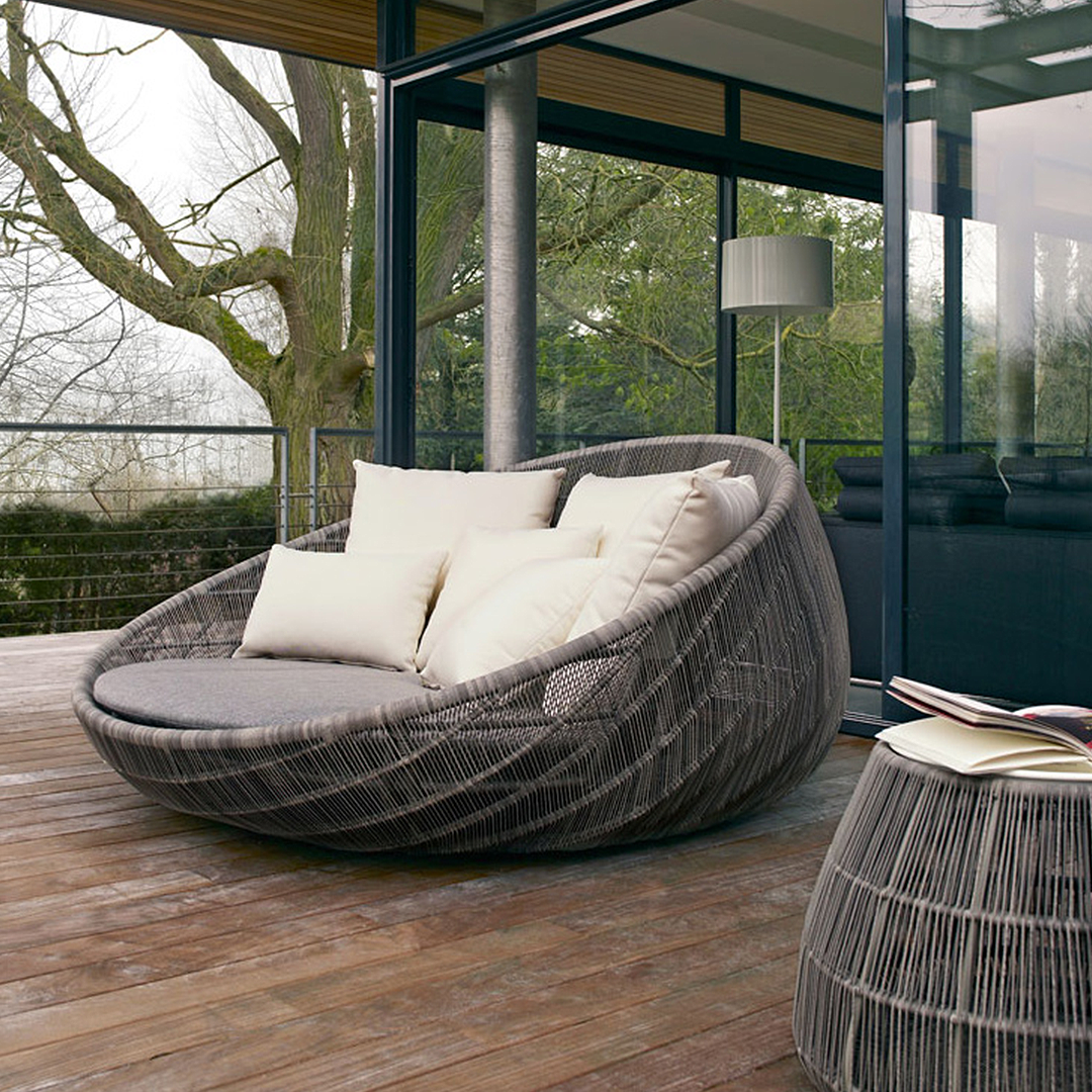 Elysia Rattan Round Outdoor Daybed-Weilai Concept